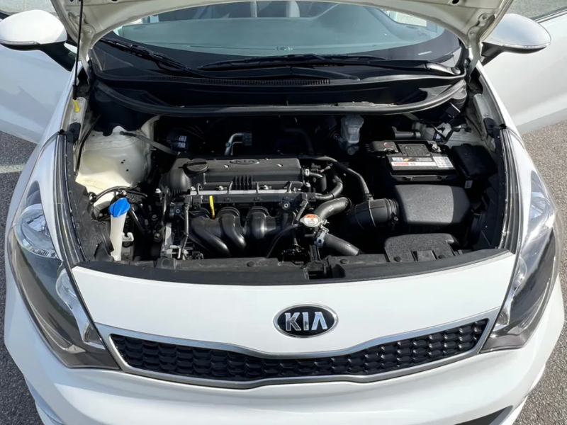 Venta en Uruguay de Kia Rio  4 puertas 