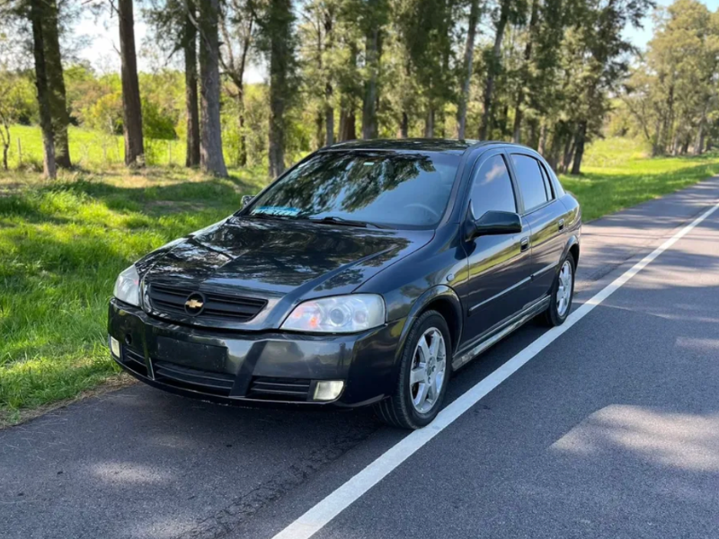 Chevrolet Astra  hatchback ofrecido en Nueva Palmira 
