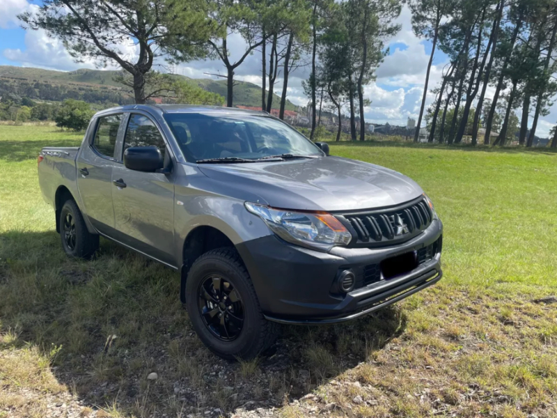 Mitsubishi L200  pickup ofrecido en Minas 