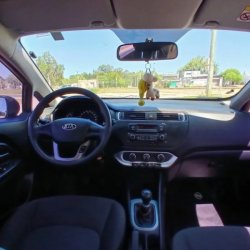 Venta en Uruguay de Kia Rio  4 puertas 