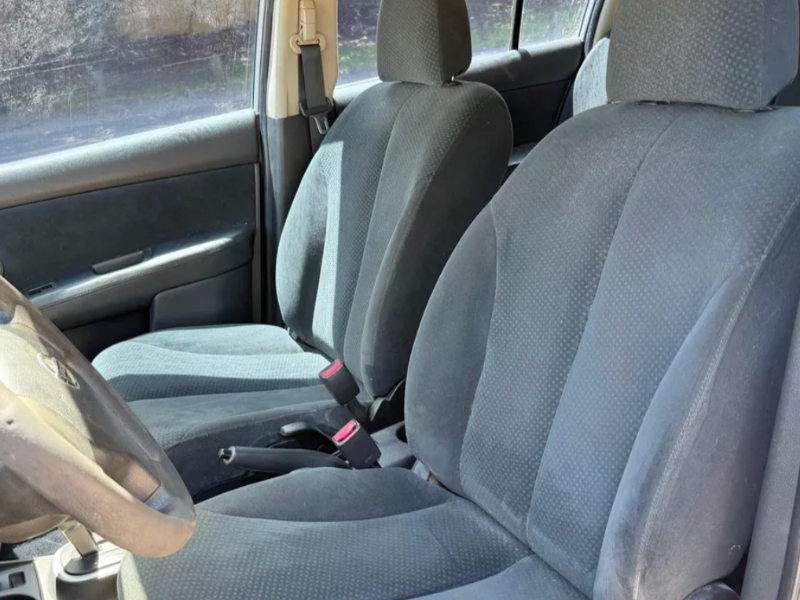 Venta en Uruguay de Nissan Tiida  4 puertas 