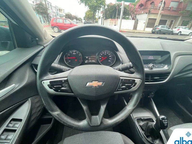 Venta en Uruguay de Chevrolet Onix  4 puertas 