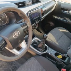 Venta en Uruguay de Toyota Hilux  4 puertas 
