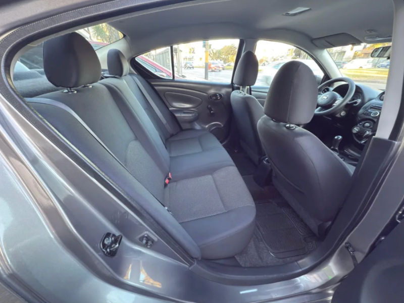 Imagen de  Manual  2012 Nissan Versa