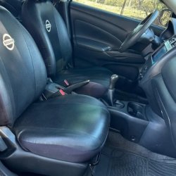 Venta en Uruguay de Nissan Versa  4 puertas 