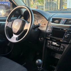 Venta en Uruguay de Suzuki Swift  4 puertas 