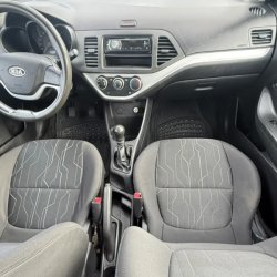 Kia Picanto  hatchback ofrecido en San Carlos 