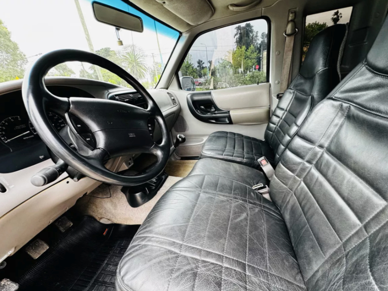 Venta en Uruguay de Ford Ranger  2 puertas 