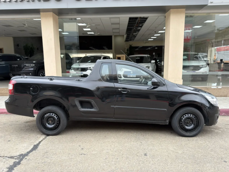 Chevrolet Montana  pickup ofrecido en Salto 