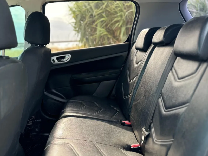 Venta en Uruguay de Peugeot 307  4 puertas 
