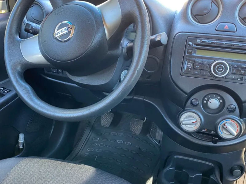 Venta en Uruguay de Ford Focus 2  4 puertas 