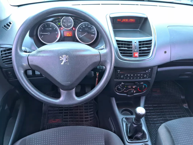 Venta en Uruguay de Peugeot 207  4 puertas 