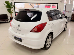 Venta en Uruguay de Nissan Tiida  4 puertas 
