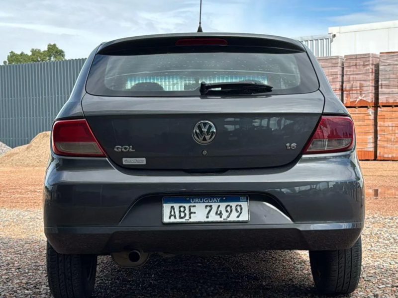 Volkswagen Gol  hatchback ofrecido en Ciudad del Plata 