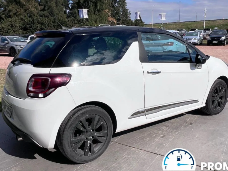 Citroën DS3  hatchback ofrecido en Las Piedras 
