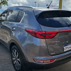 Venta en Uruguay de Kia Sportage  4 puertas 