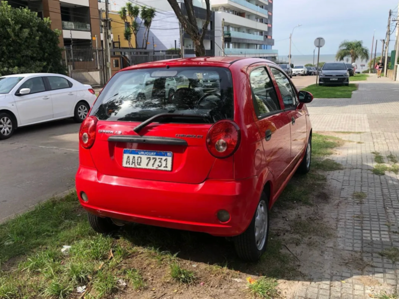 Chevrolet Spark  hatchback ofrecido en Las Piedras 