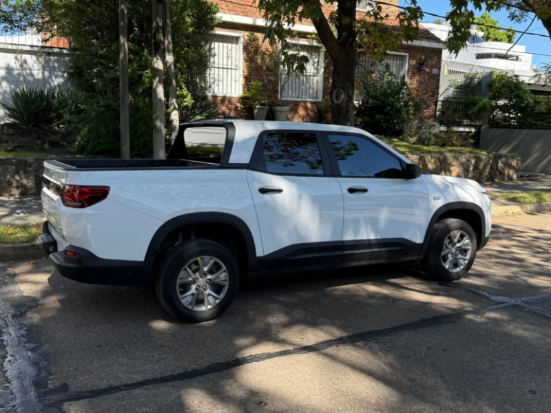 Chevrolet Montana  pickup ofrecido en Salto 
