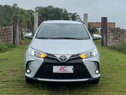 Venta en Uruguay de Toyota Yaris  4 puertas 