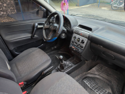 Venta en Uruguay de Chevrolet Corsa  4 puertas 