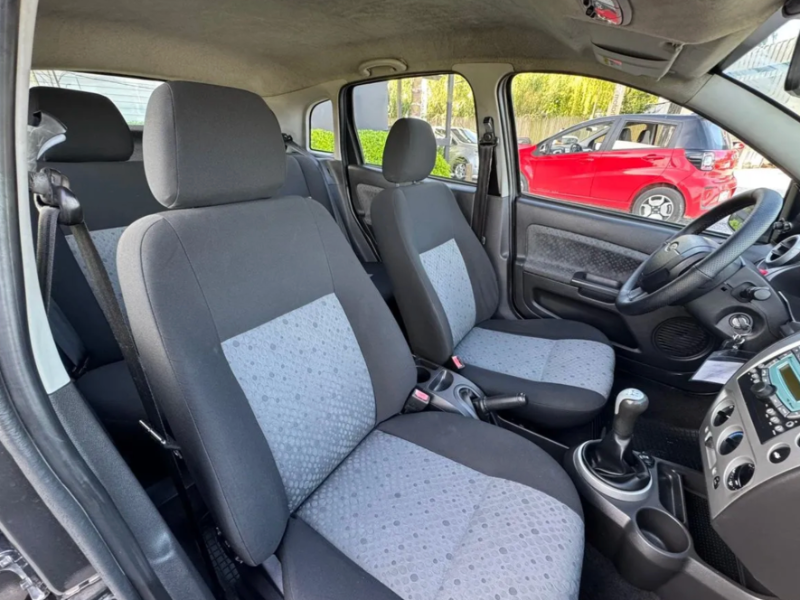 vista interna del Ford