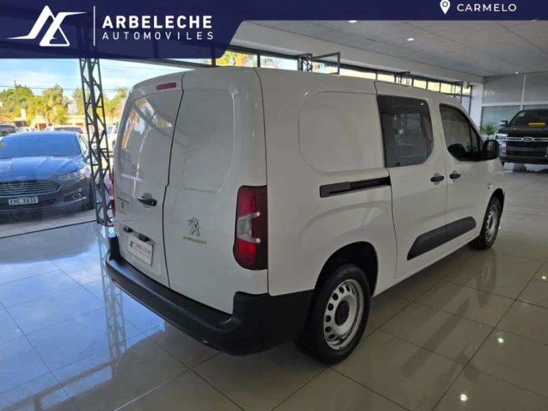 Peugeot Partner  furgón ofrecido en Carmelo 