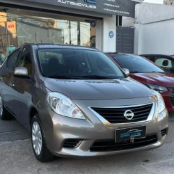 Versa 2012 usado en venta