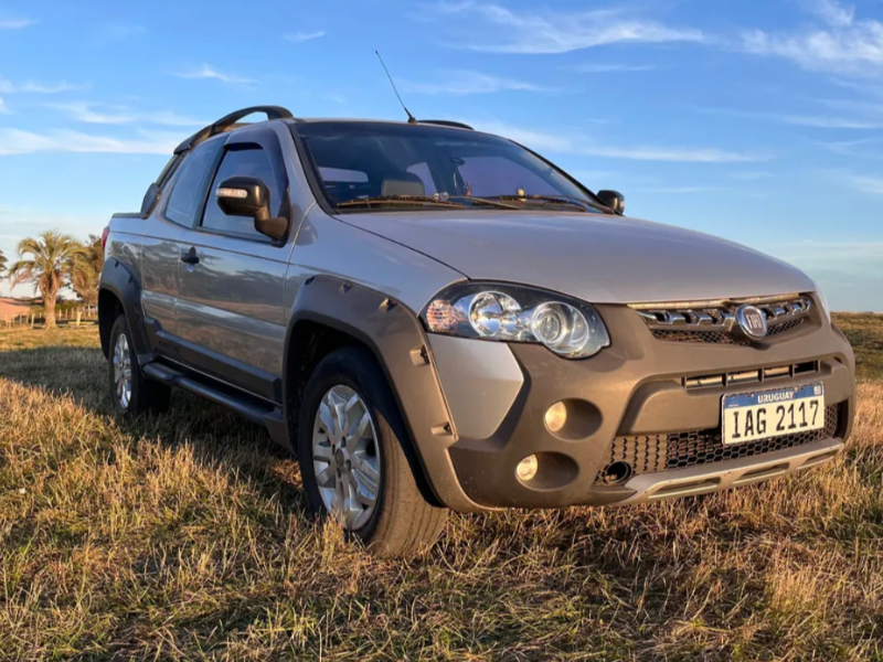 Fiat Strada Adventure  pickup ofrecido en Guichón 