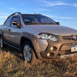 Fiat Strada Adventure  pickup ofrecido en Guichón 