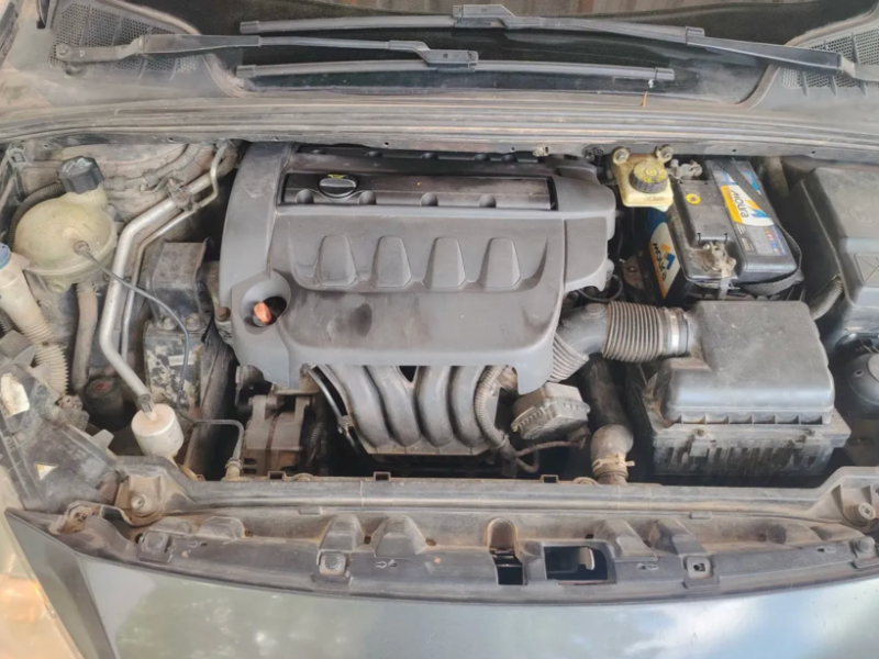 Peugeot 408  sedán ofrecido en Lascano 