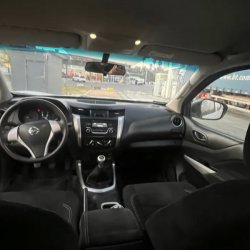 Venta en Uruguay de Nissan NP300 Frontier  4 puertas 