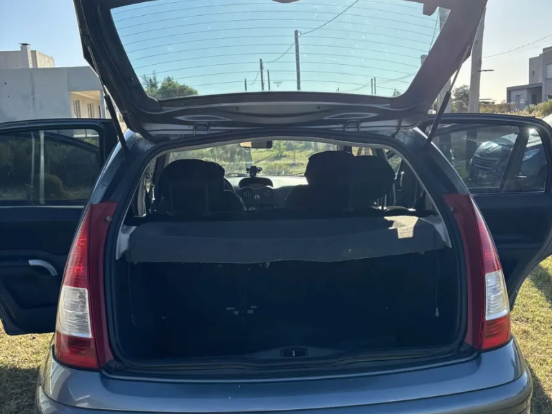 Citroën C3  hatchback ofrecido en Colonia del Sacramento 