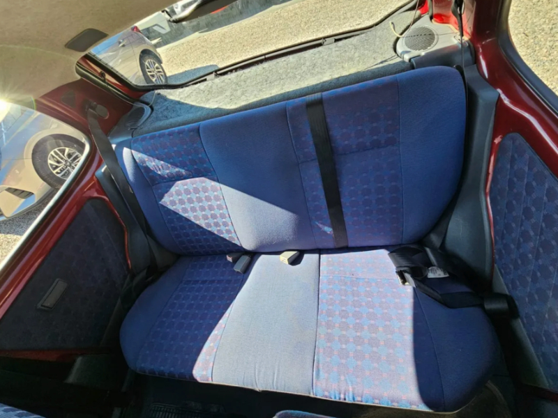 Venta en Uruguay de Fiat Palio  4 puertas 