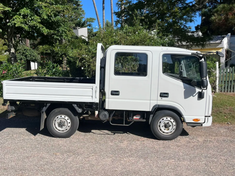 JAC HFC 1035 kt  furgón ofrecido en Punta del Este 