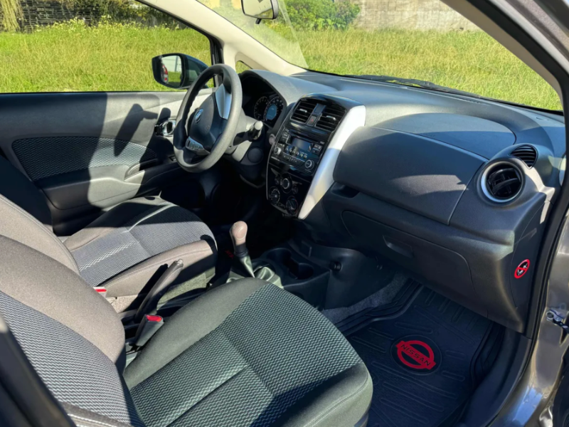 Venta en Uruguay de Nissan Note  4 puertas 