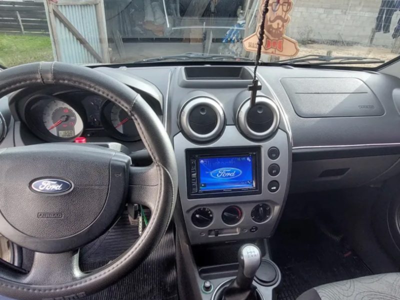 Ford Fiesta  sedán ofrecido en Durazno 