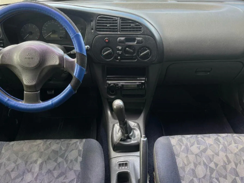 Venta en Uruguay de Mitsubishi Colt  3 puertas 