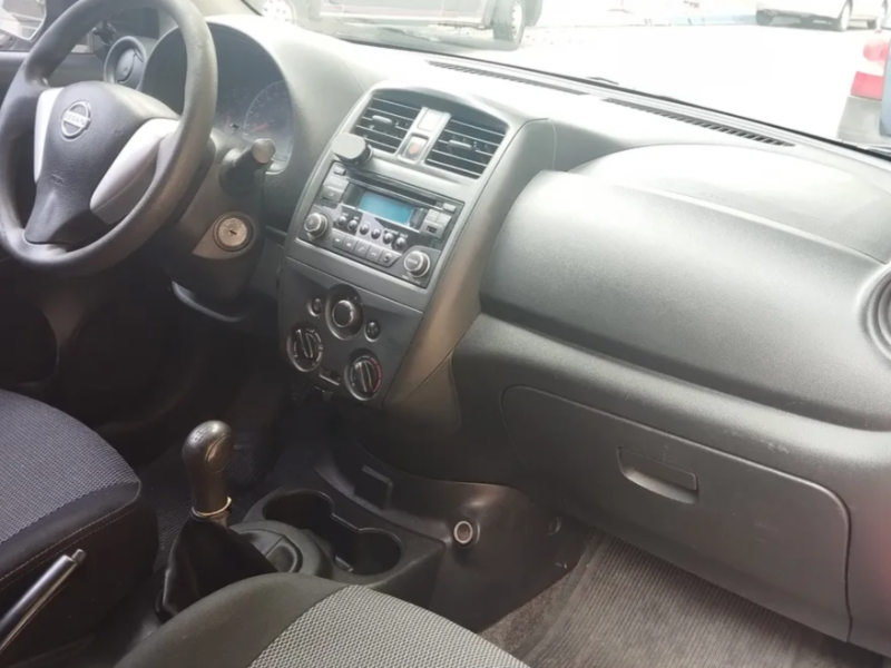 venta de Nissan Versa usado