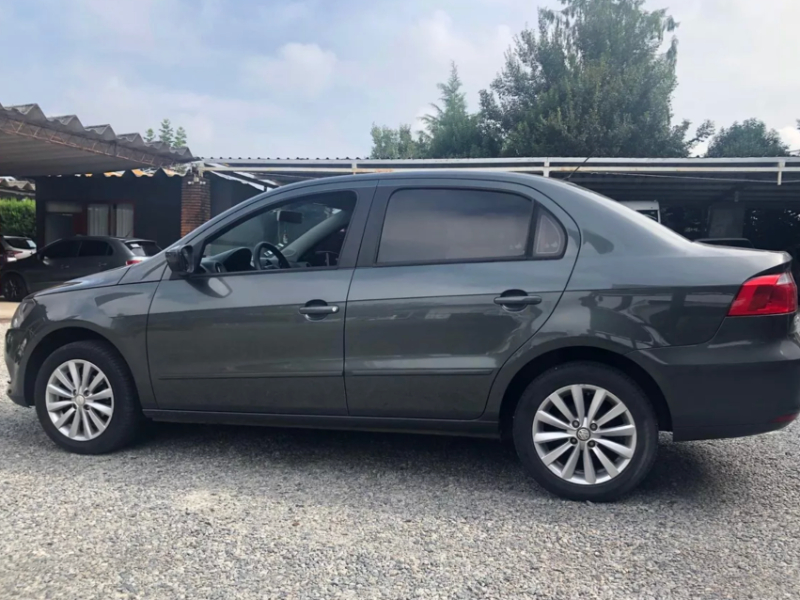 Venta en Uruguay de Volkswagen Gol  4 puertas 