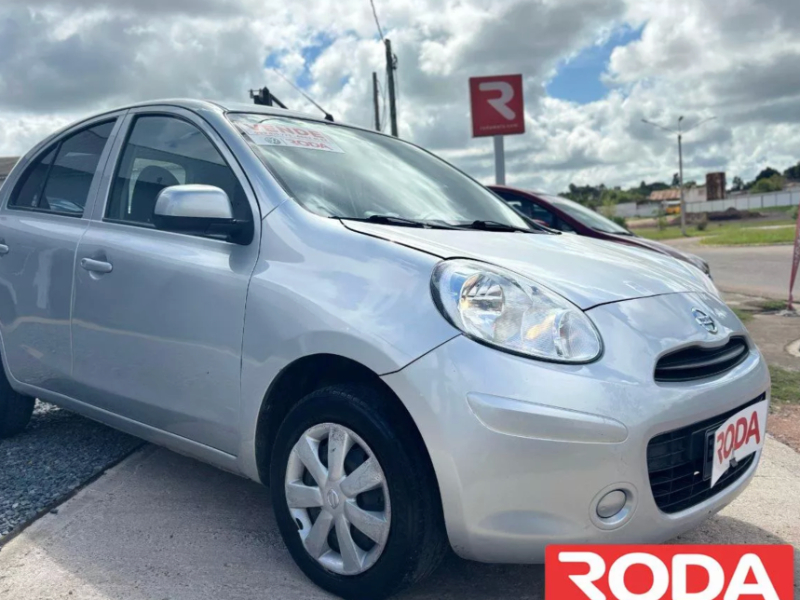 Venta en Uruguay de Nissan March  4 puertas 