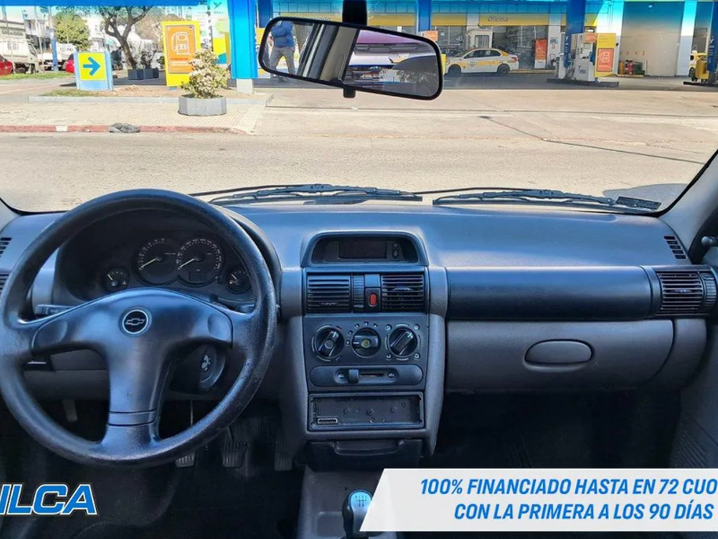 Modelo Corsa por dentro