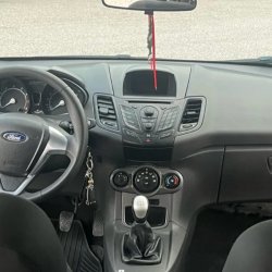 Venta en Uruguay de Ford Fiesta Kinetic  4 puertas 