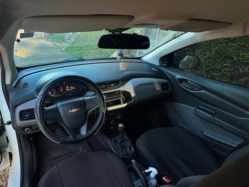 Venta en Uruguay de Chevrolet Onix  4 puertas 