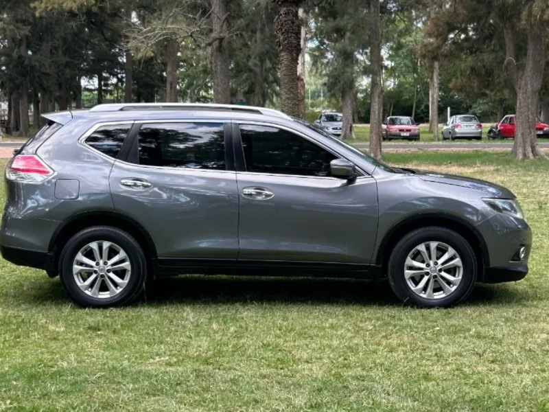 Nissan X-Trail  suv ofrecido en Juanicó 
