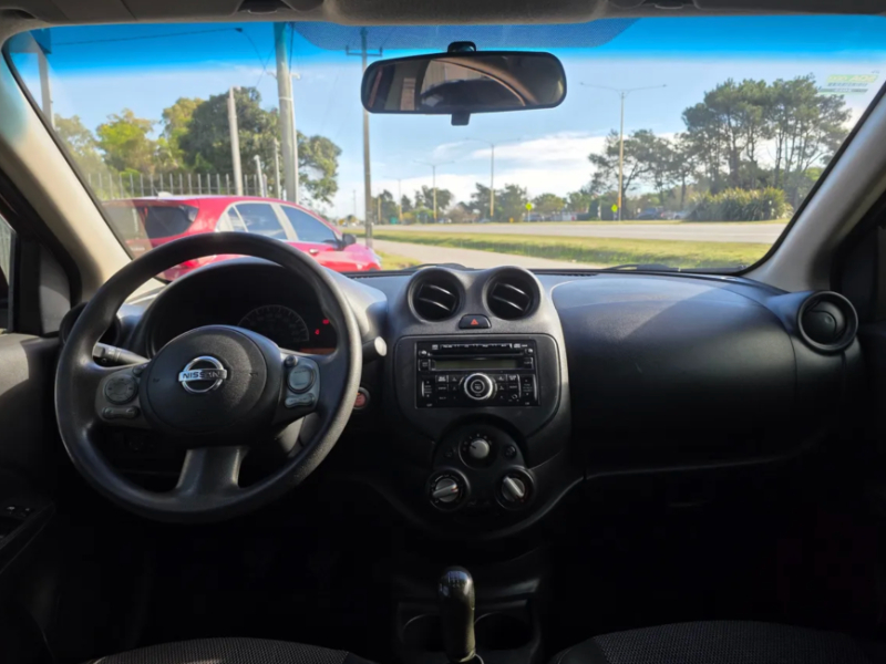 Modelo Versa por dentro