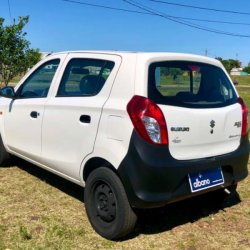 Suzuki Alto  hatchback ofrecido en Artigas 