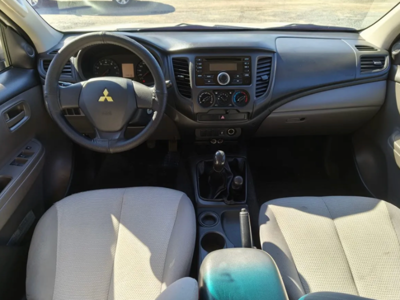 Imagen de  Manual  2017 Mitsubishi L200