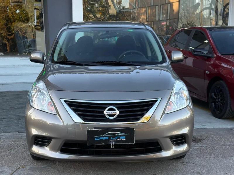 venta de Nissan Versa usado