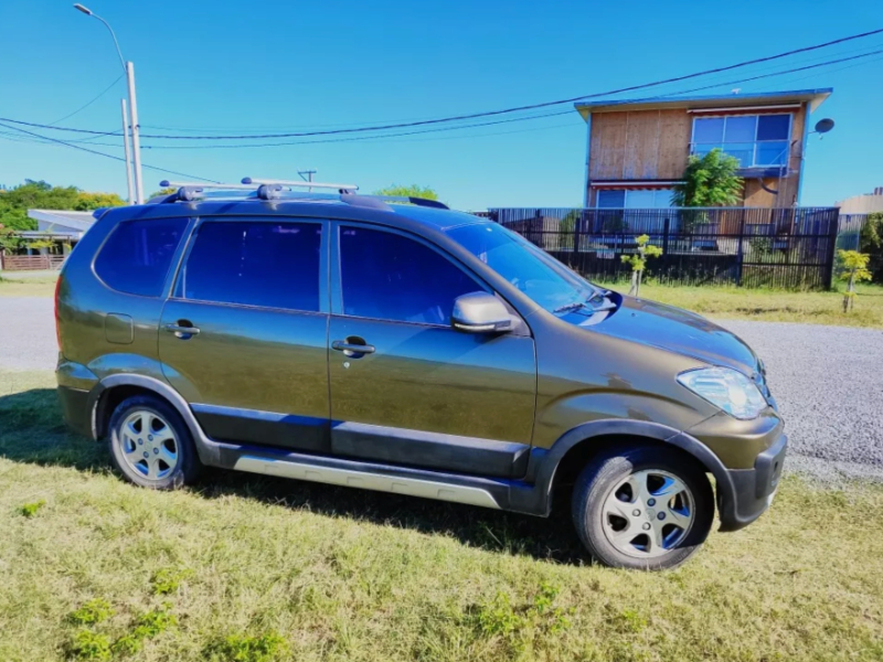 Venta en Uruguay de Faw S80  4 puertas 