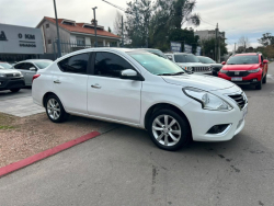Nissan Versa  sedán ofrecido en Paso Carrasco 